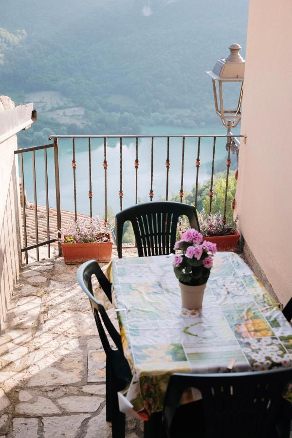 Lago Del Turano - La Taverna Con Cucina Open Space E Free Wi-Fi Ascrea المظهر الخارجي الصورة