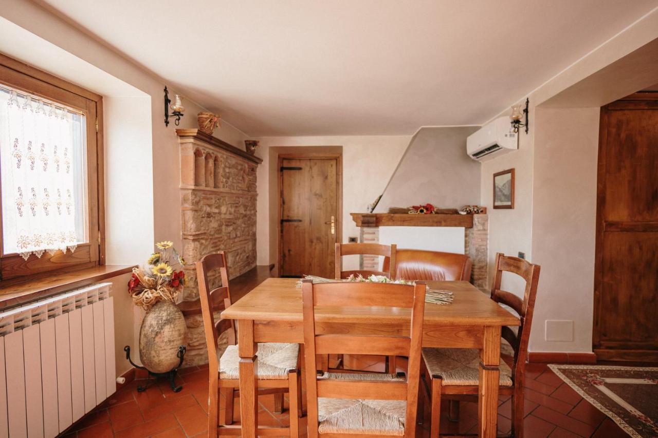 Lago Del Turano - La Taverna Con Cucina Open Space E Free Wi-Fi Ascrea المظهر الخارجي الصورة
