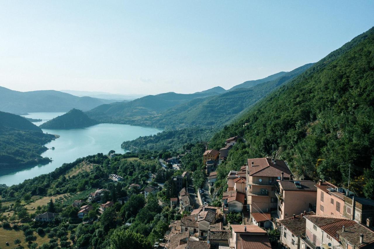 Lago Del Turano - La Taverna Con Cucina Open Space E Free Wi-Fi Ascrea المظهر الخارجي الصورة
