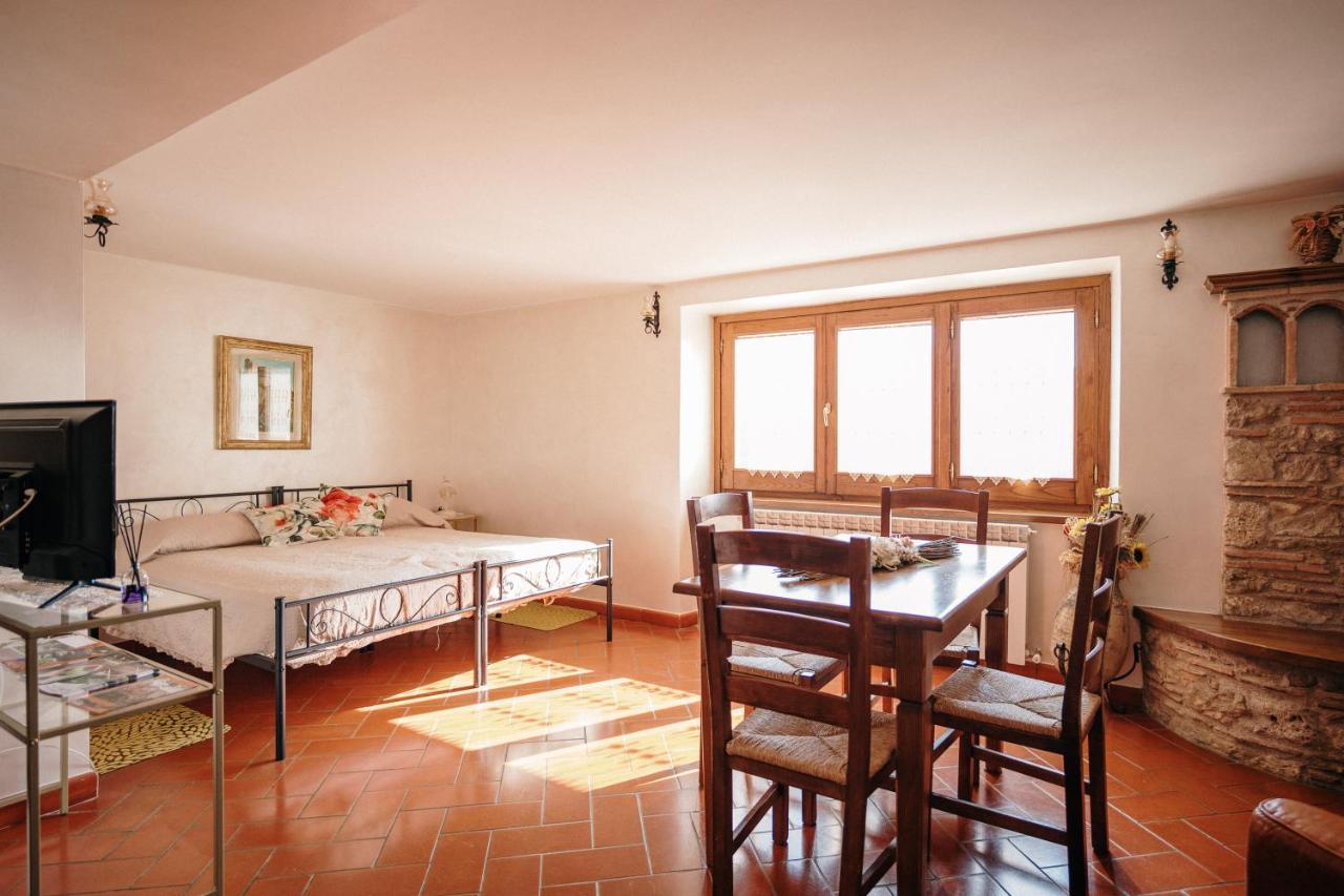 Lago Del Turano - La Taverna Con Cucina Open Space E Free Wi-Fi Ascrea المظهر الخارجي الصورة